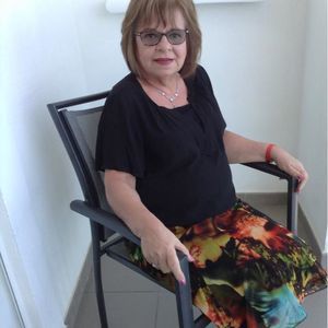 Meet your Posher, Elizabeth